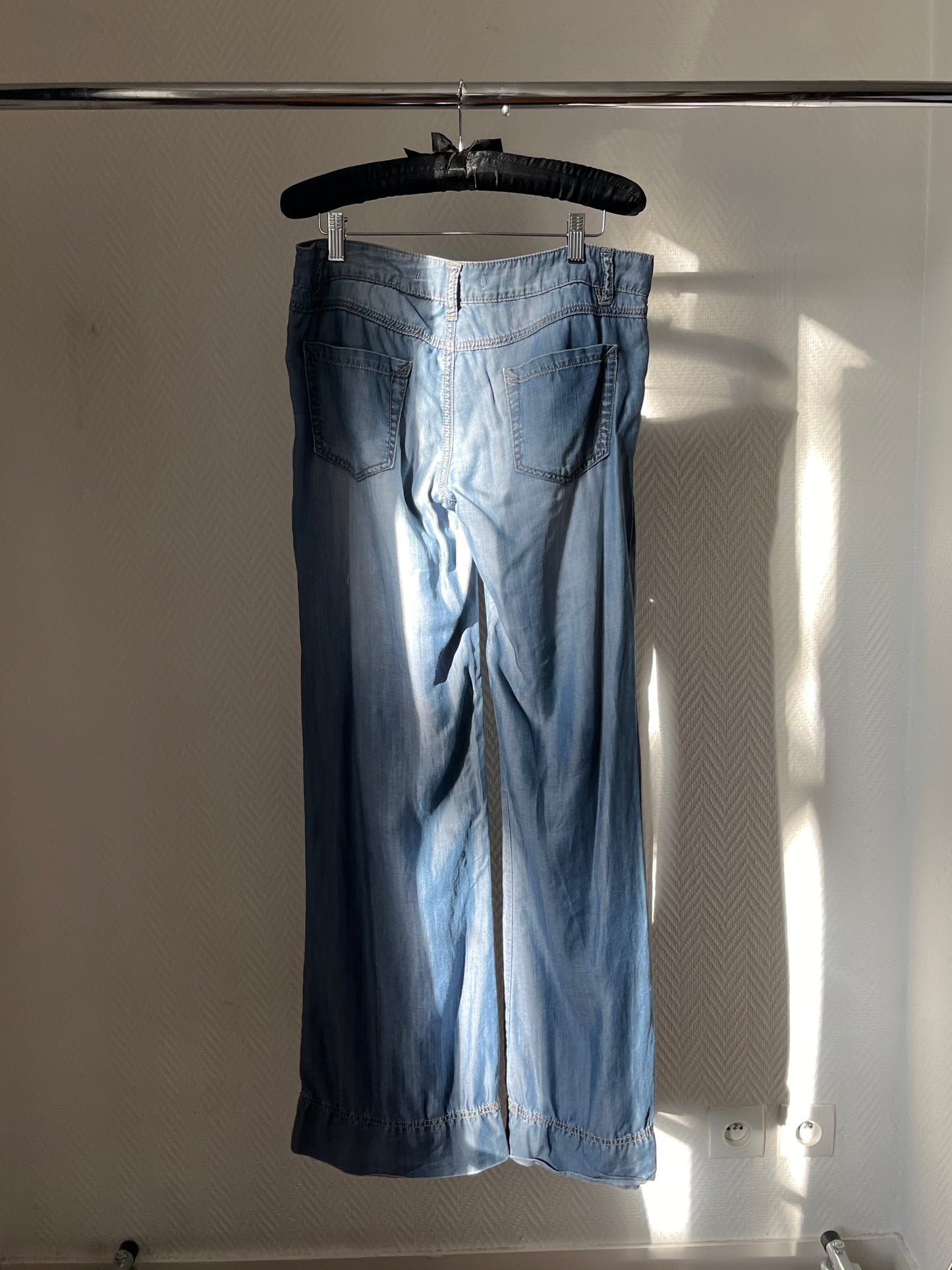 Vintage flared blue jeans