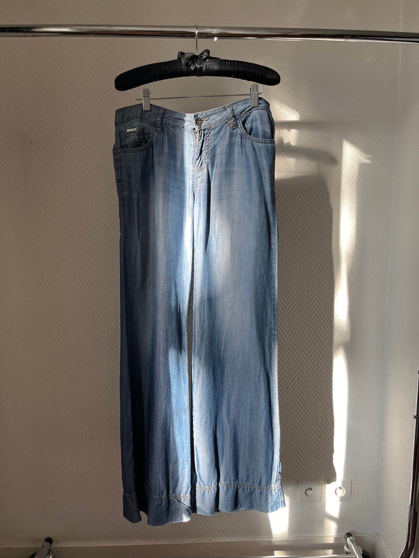 Vintage flared blue jeans