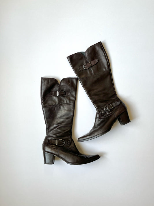 Vintage brown leather boots